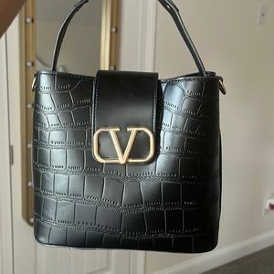 Two-strap black purse
